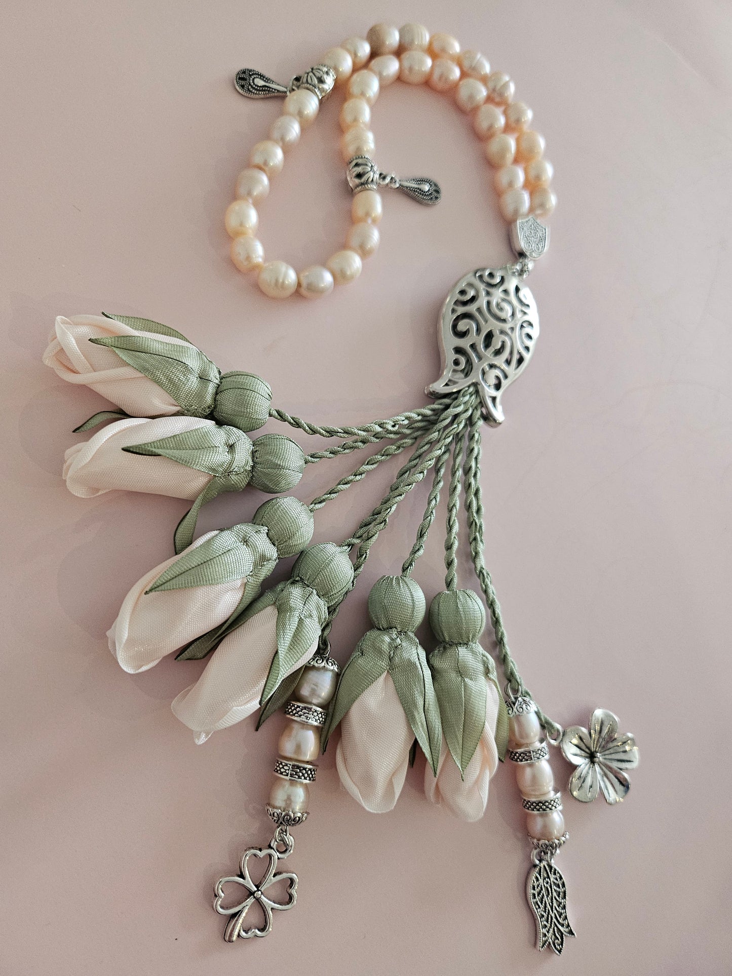 Mini Peach Natural Pearl Beads/ Pale Peach Tulips لؤلؤ طبيعي مستزرع