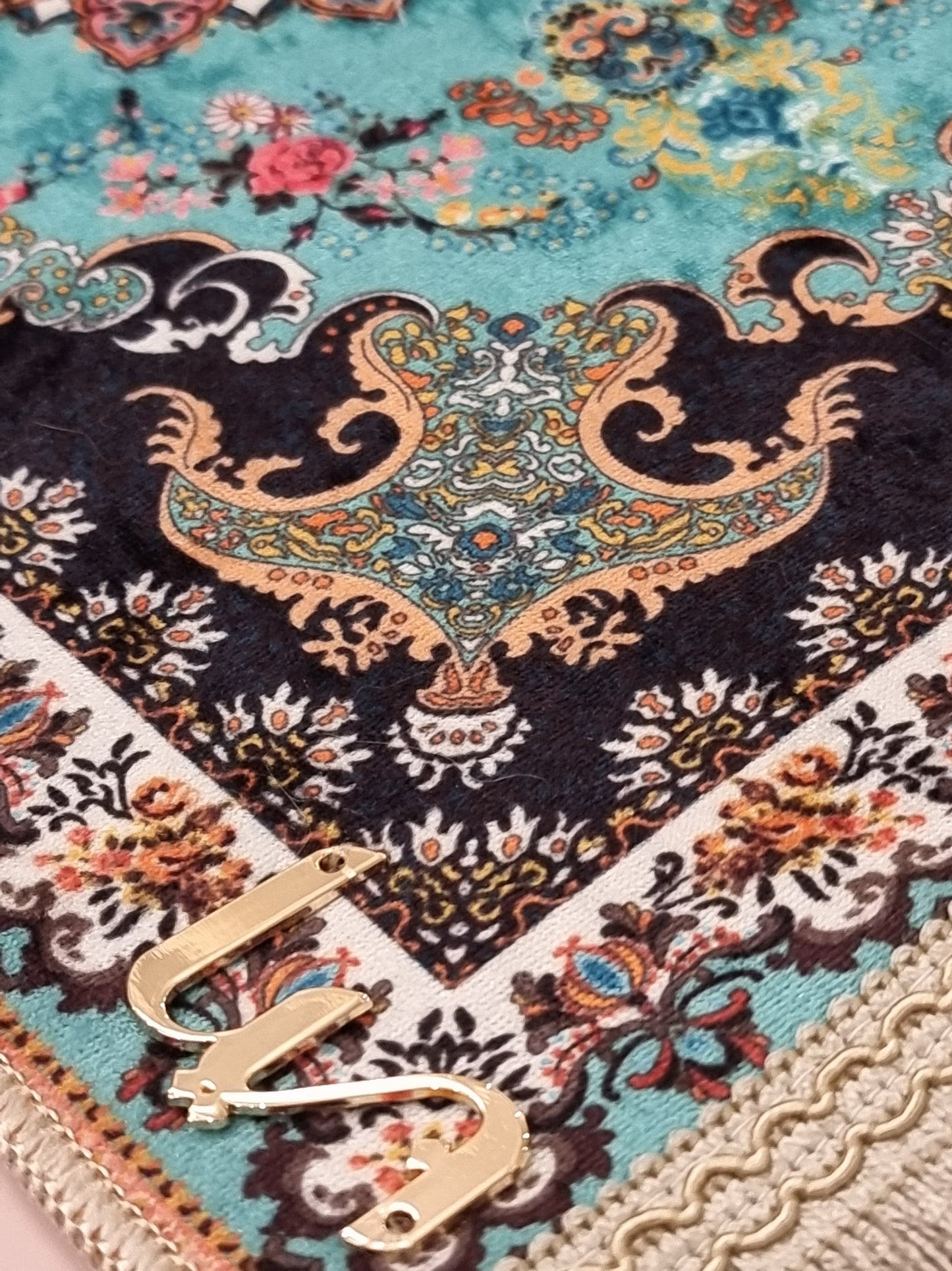 Liin’s Mini Praying Mat سجادة صلاة لين الصغيرة