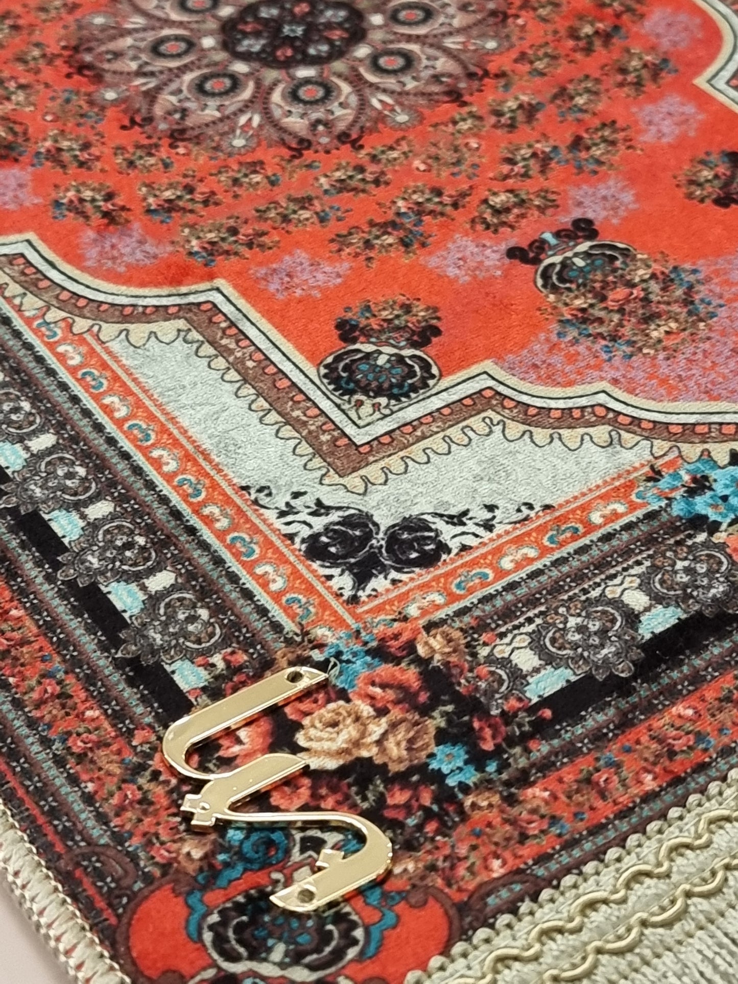 Liin’s Mini Praying Mat سجادة صلاة لين الصغيرة