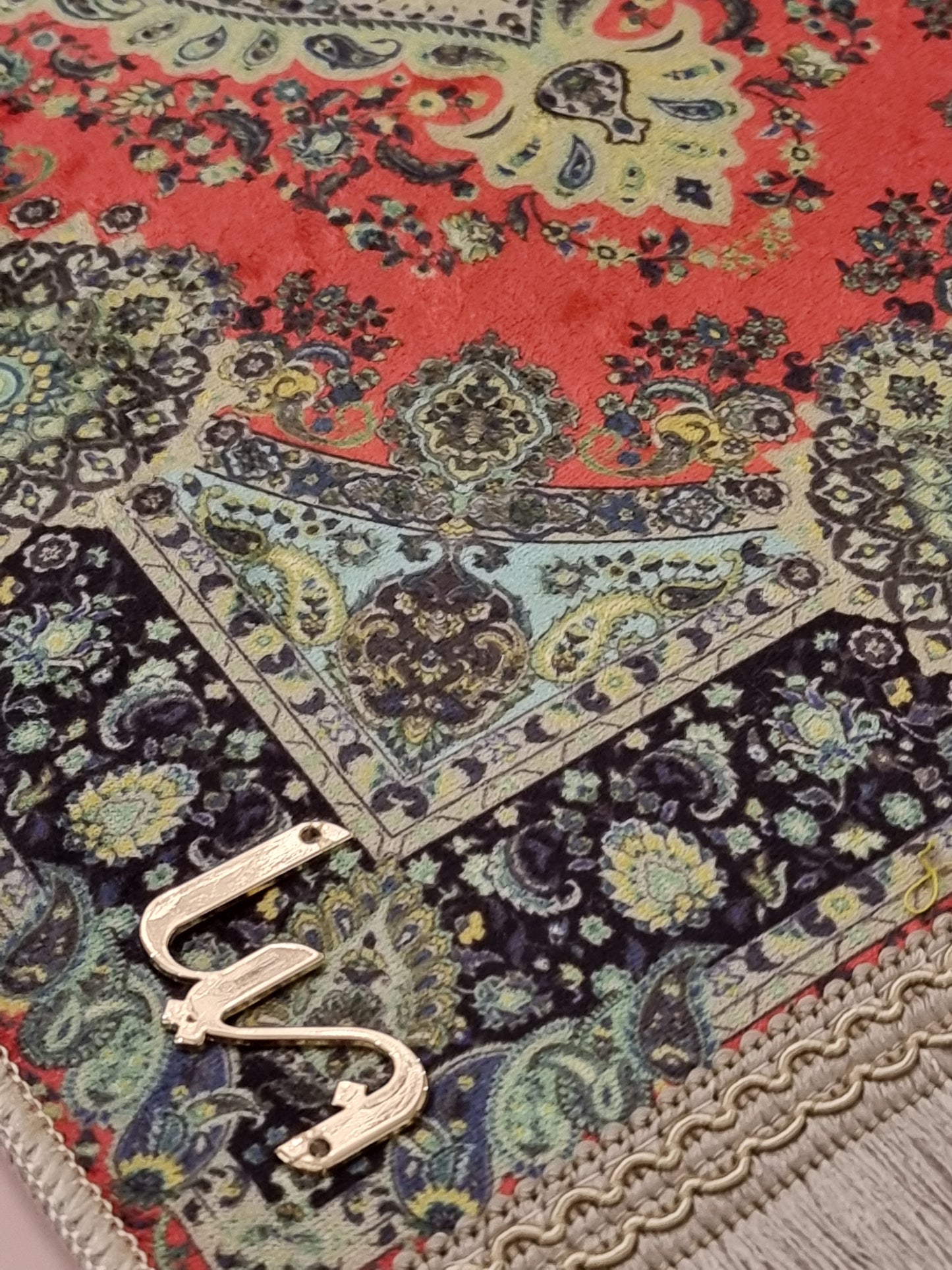 Liin’s Mini Praying Mat سجادة صلاة لين الصغيرة