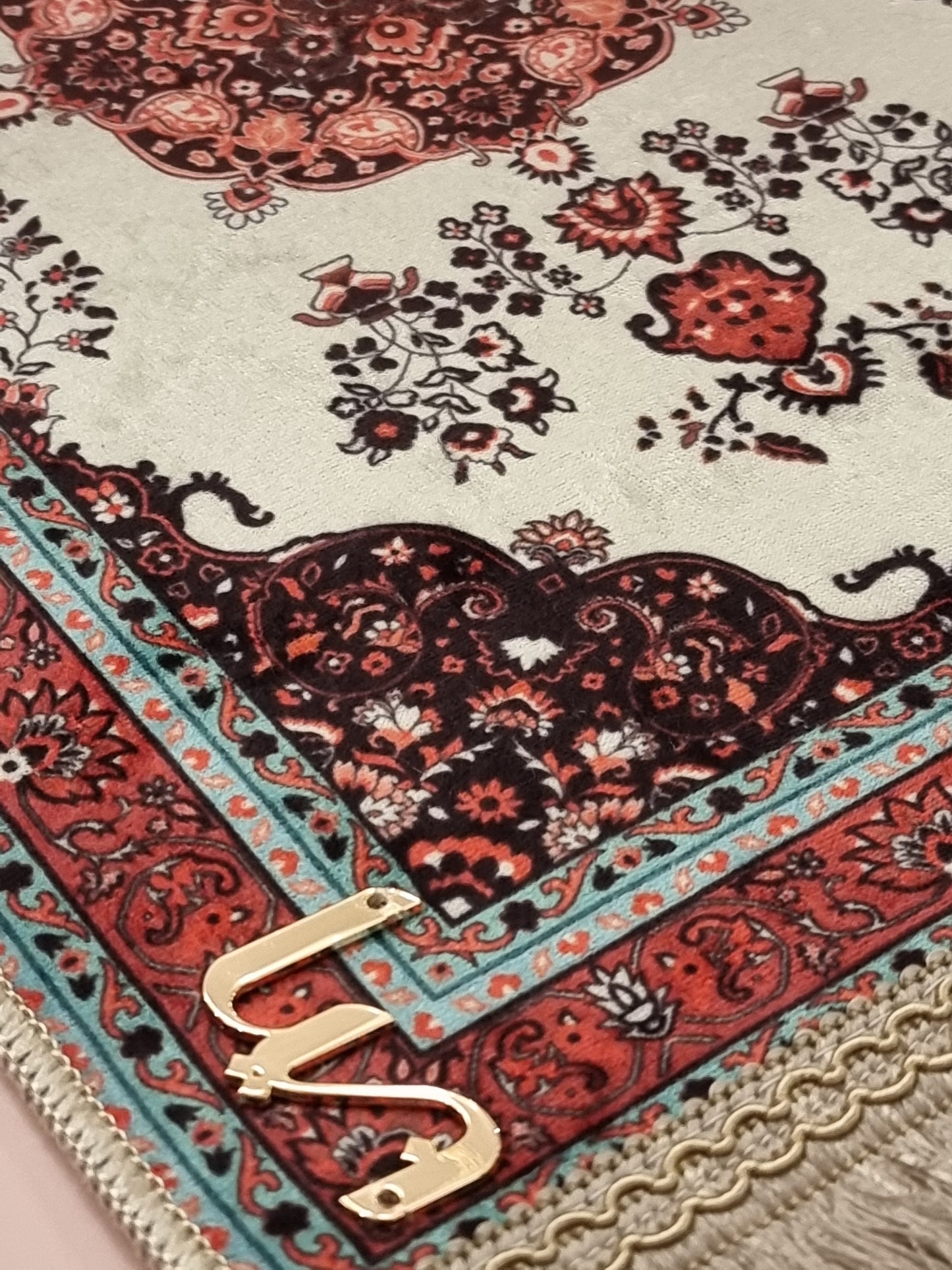 Liin’s Mini Praying Mat سجادة صلاة لين الصغيرة