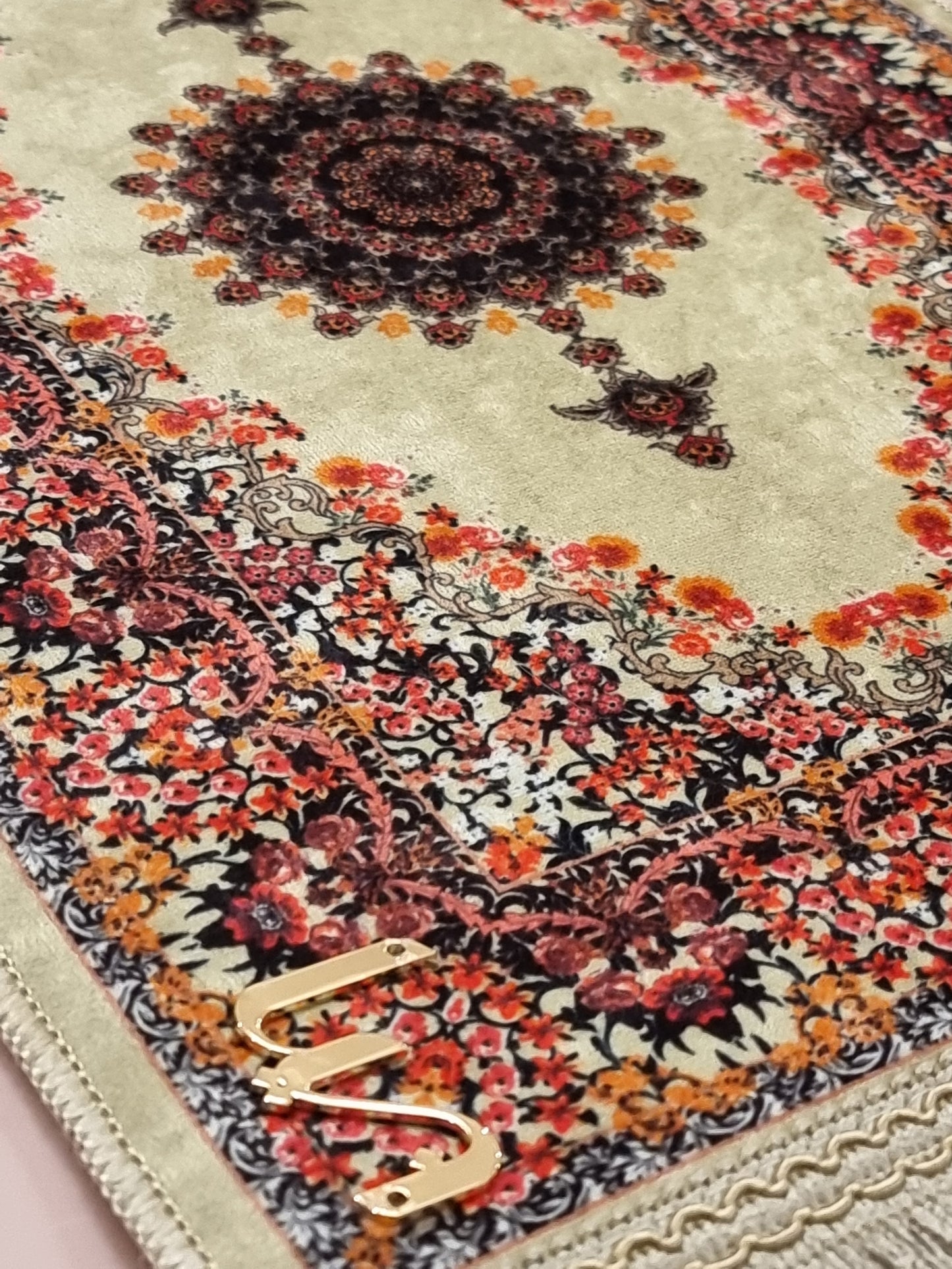 Liin’s Mini Praying Mat سجادة صلاة لين الصغيرة
