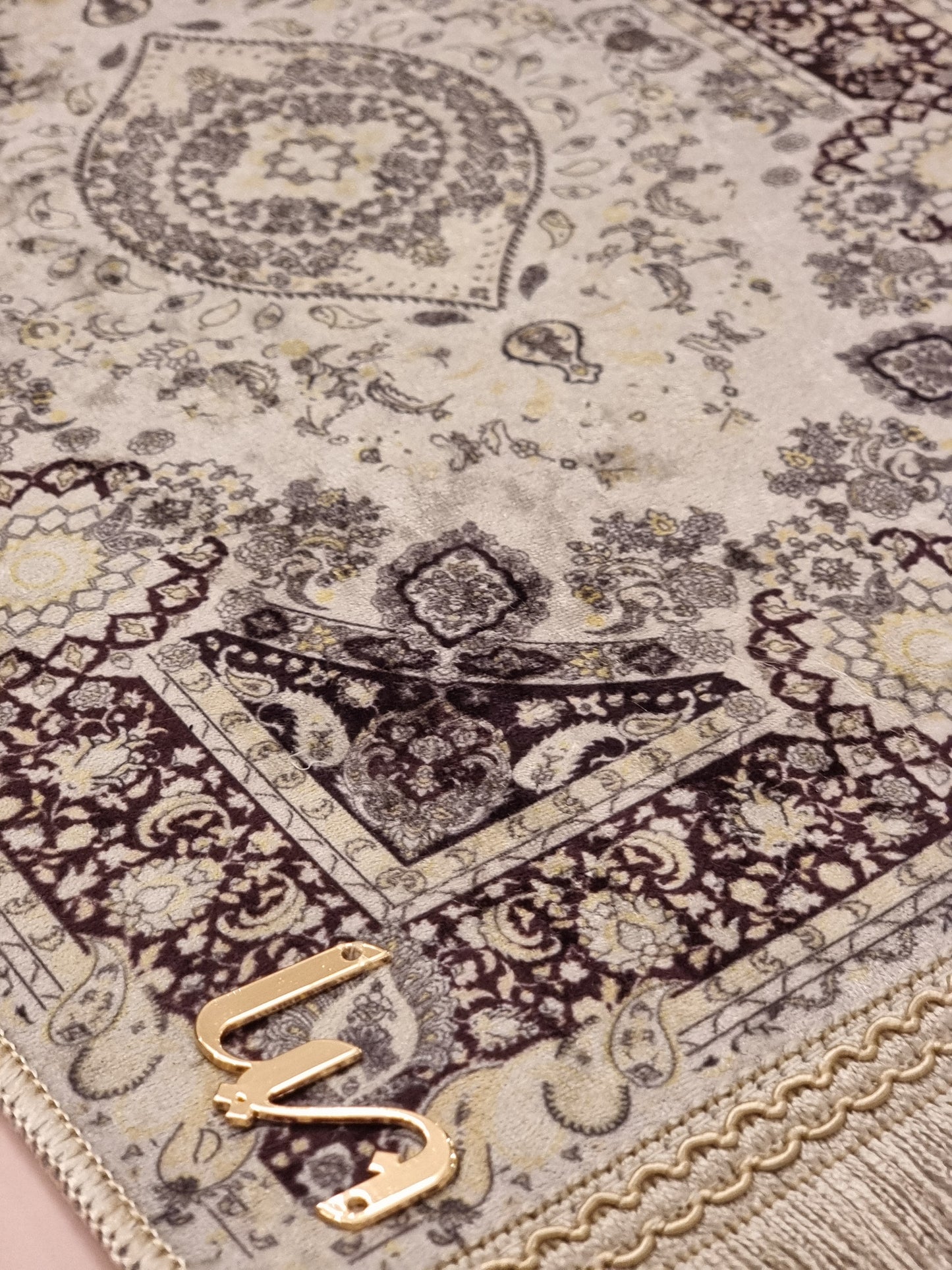 Liin’s Mini Praying Mat سجادة صلاة لين الصغيرة