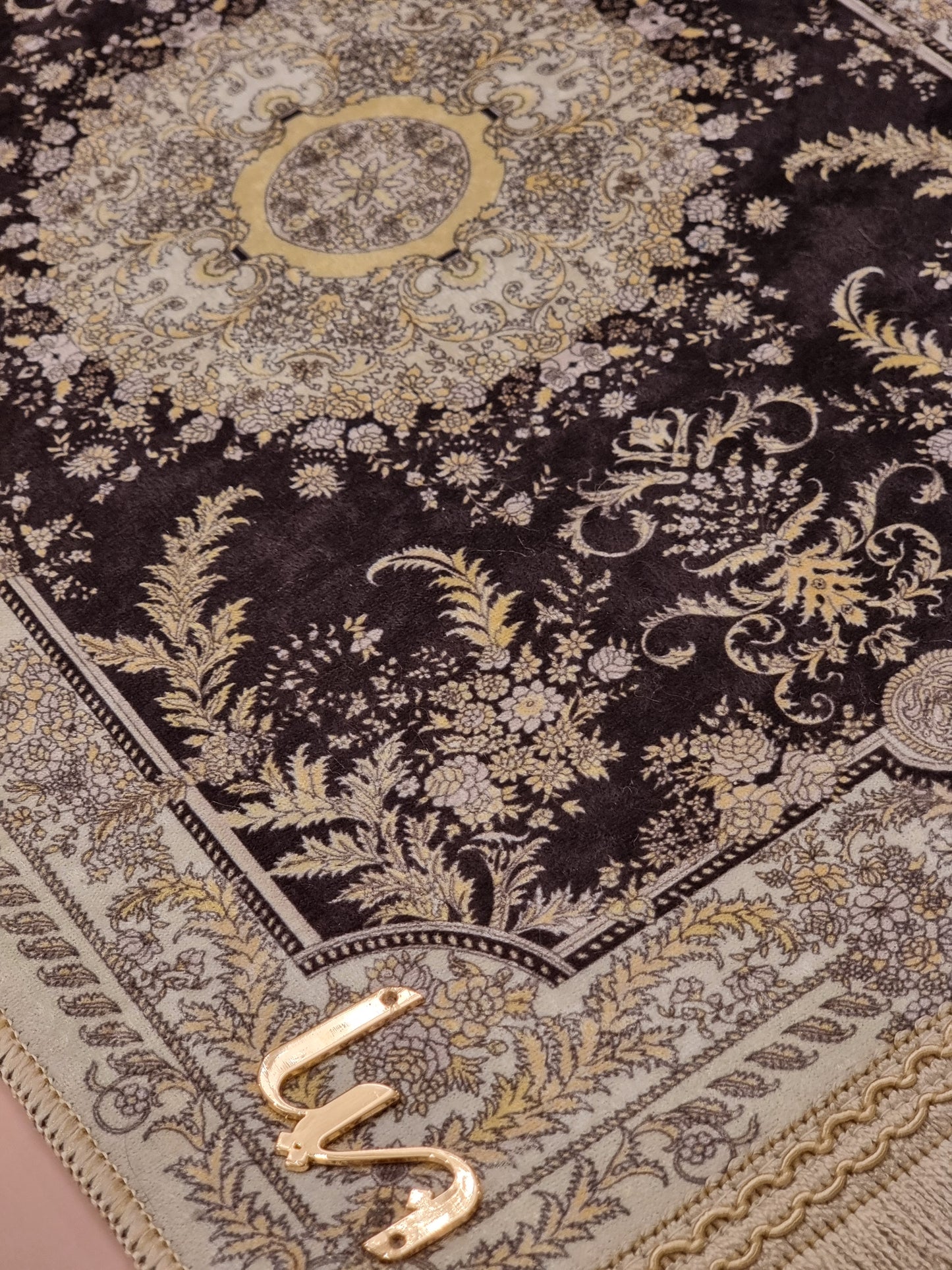 Liin’s Mini Praying Mat سجادة صلاة لين الصغيرة