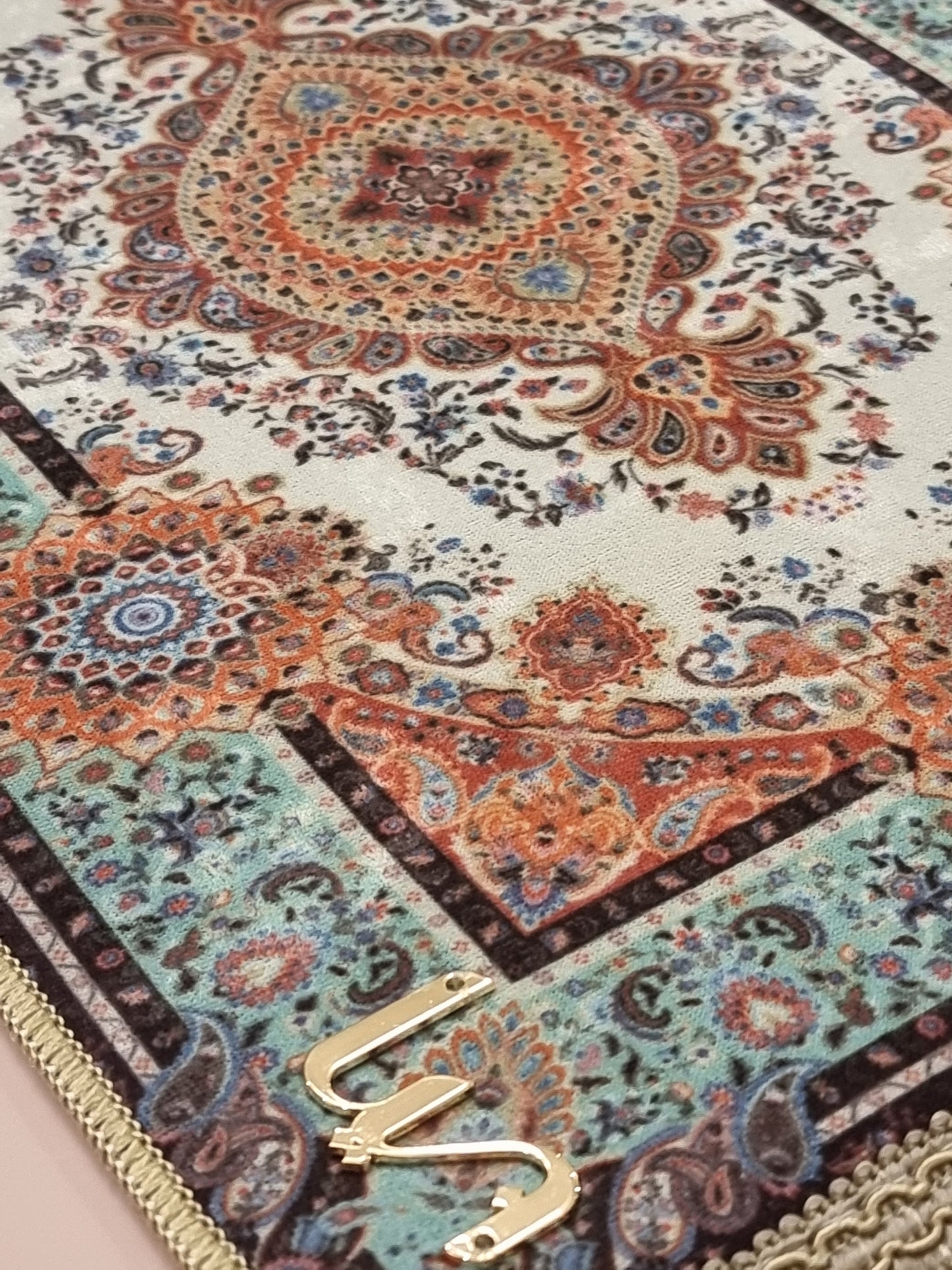 Liin’s Mini Praying Mat سجادة صلاة لين الصغيرة