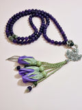 طلب مسبق - PRE-ORDER LIMITED EDITION - Jade Natural Stones/ Lavender Tulips [اليشم]                             تستغرق مدة التنفيذ شهر على الأقل
تنويه: قد تختلف ألوان أو بعض اكسسوارات المنتج قليلاً عن الصور
