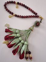 Mini Jade Natural Stones/ Burgundy Tulips [اليشم]