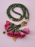 طلب مسبق - PRE-ORDER - Jade Natural Stones/ Fuschia Flowers [اليشم]                                تستغرق مدة التنفيذ شهر على الأقل
تنويه: قد تختلف ألوان أو بعض اكسسوارات المنتج قليلاً عن الصور المعروضة وذلك حسب توفرها