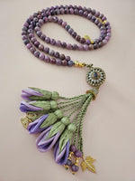 Jade Stones/ Lavender Tulips [اليشم]