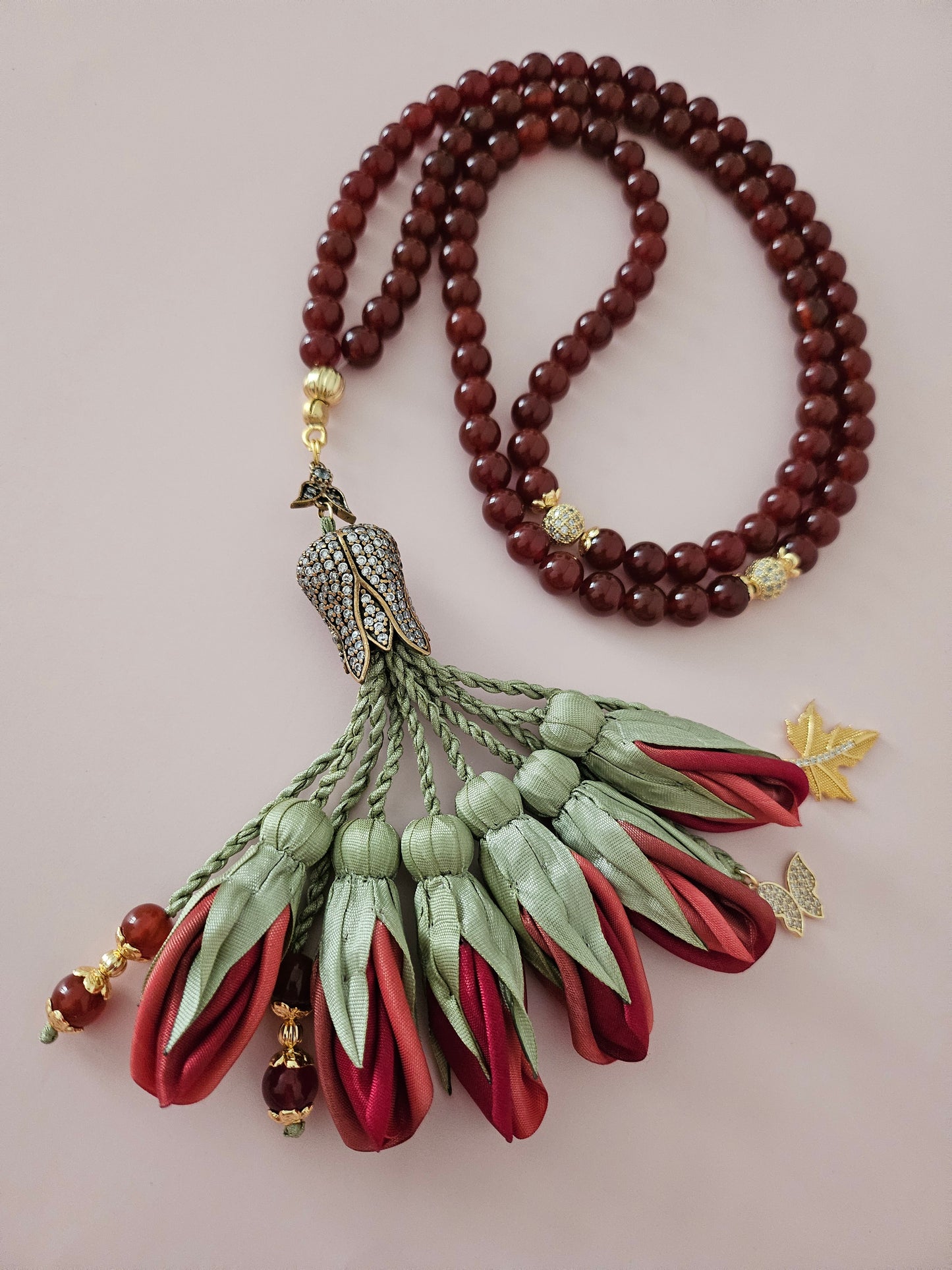 طلب مسبق - PRE-ORDER LIMITED EDITION - Agate Natural Stones/ Ombre Tulips [عقيق]                               تستغرق مدة التنفيذ شهر على الأقل
تنويه: قد تختلف ألوان أو بعض اكسسوارات المنتج قليلاً عن الصور