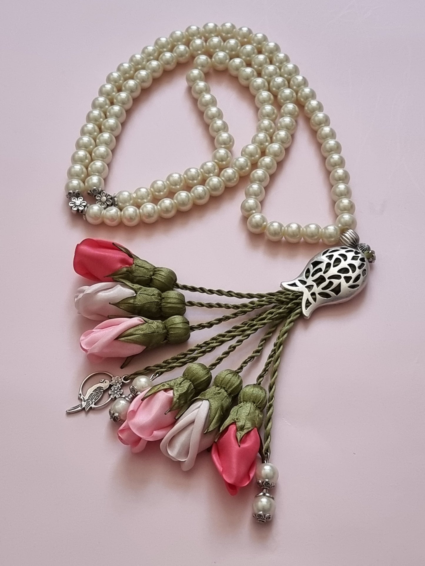 Pearl Beads/ Shades of Pink Tulips