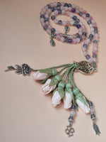 NEW - Jade Natural Stones/ Pale Pinkish Peach Tulips with SILVER accents [اليشم]