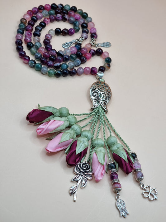 PRE-ORDER طلب مسبق            Agate Natural Stones/ Multicolored Tulips [عقيق]سيتم شحن الطلب بتاريخ ٣/٣ باذن الله تنويه: قد تختلف ألوان أو بعض اكسسوارات المنتج قليلاً عن الصور المعروضة وذلك حسب توفره