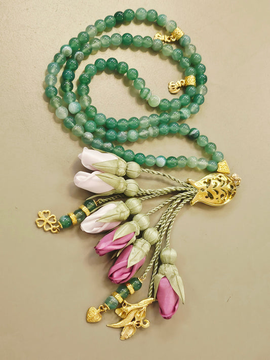 PRE-ORDER طلب مسبق - Agate Natural Stones/ Shades of Pink Tulips with GOLD accents [عقيق] سيتم شحن الطلب بتاريخ ٣/٣ باذن الله .... تنويه: قد تختلف ألوان أو بعض اكسسوارات المنتج قليلاً عن الصور المعروضة وذلك حسب توفرها