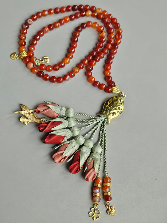 Agate Natural Stones/ Two Shades of Tulips with GOLD accents [عقيق]