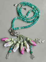 PRE-ORDER طلب مسبق - Agate Natural Stones/ Shades of Pink Tulips with SILVER accents [عقيق] سيتم شحن الطلب بتاريخ ٣/٣ باذن الله .... تنويه: قد تختلف ألوان أو بعض اكسسوارات المنتج قليلاً عن الصور المعروضة وذلك حسب توفرها