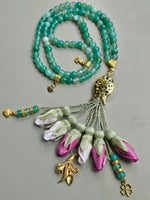 PRE-ORDER طلب مسبق - Agate Natural Stones/ Shades of Pink Tulips with GOLD accents [عقيق] سيتم شحن الطلب بتاريخ ٣/٣ باذن الله .... تنويه: قد تختلف ألوان أو بعض اكسسوارات المنتج قليلاً عن الصور المعروضة وذلك حسب توفرها