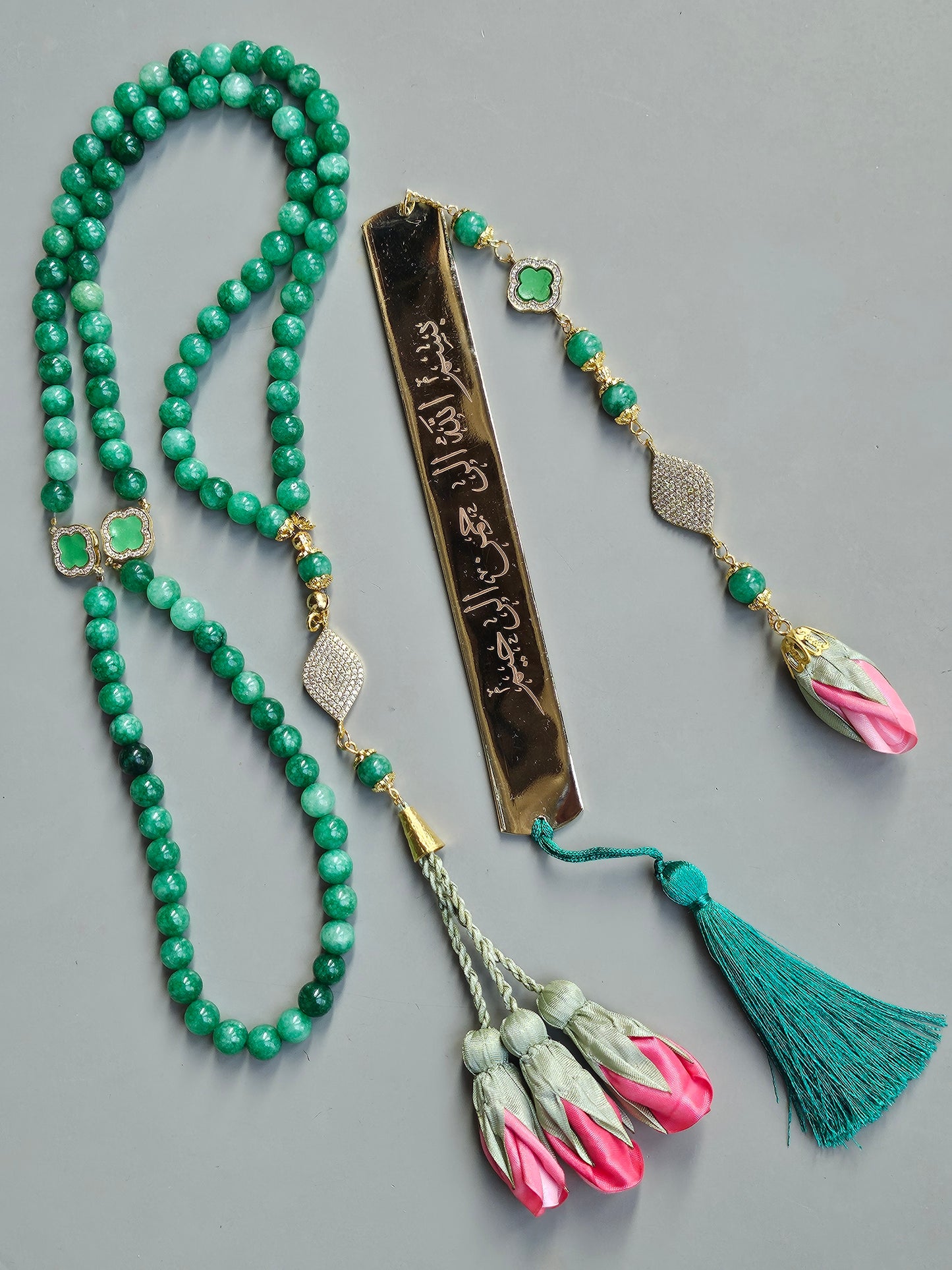 PRE-ORDER طلب مسبق - Gift Set Jade Natural Stones/ Ombre Pink Tulips with Bookmark [اليشم] سيتم شحن الطلب بتاريخ ٣/٣ باذن الله .... تنويه: قد تختلف ألوان أو بعض اكسسوارات المنتج قليلاً عن الصور المعروضة وذلك حسب توفرها