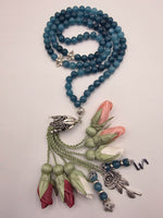 Jade Natural Stones/ Multicolored Tulips with limited edition silver accent [اليشم]                
تنويه: قد تختلف الألوان والإكسسوارات المعروضة قليلاً عن الواقع نتيجة لاختلاف إعدادات الشاشات والإضاءة أثناء التصوير
