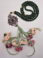 Special LIMITED Edition - Natural Jade Stones/ Unique Flowers [اليشم]                                   
تنويه: قد تختلف الألوان والإكسسوارات المعروضة قليلاً عن الواقع نتيجة لاختلاف إعدادات الشاشات والإضاءة أثناء التصوير.