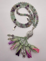 Natural Fluorite Stones/ Multicolored Tulips  [فلوريت] 
تنويه: قد تختلف الألوان والإكسسوارات المعروضة قليلاً عن الواقع نتيجة لاختلاف إعدادات الشاشات والإضاءة أثناء التصوير.