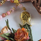 Special Edition - Natural Jade Stones/ Unique Flowers [اليشم]                                   
تنويه: قد تختلف الألوان والإكسسوارات المعروضة قليلاً عن الواقع نتيجة لاختلاف إعدادات الشاشات والإضاءة أثناء التصوير.