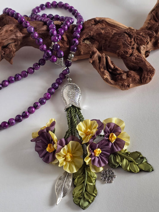Special Edition - Natural Jade Stones/ Unique Flowers [اليشم]                                   
تنويه: قد تختلف الألوان والإكسسوارات المعروضة قليلاً عن الواقع نتيجة لاختلاف إعدادات الشاشات والإضاءة أثناء التصوير.