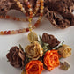 Special Edition - Natural Agate Stones/ Unique Flowers [عقيق] 
تنويه: قد تختلف الألوان والإكسسوارات المعروضة قليلاً عن الواقع نتيجة لاختلاف إعدادات الشاشات والإضاءة أثناء التصوير.