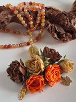 Special Edition - Natural Agate Stones/ Unique Flowers [عقيق] 
تنويه: قد تختلف الألوان والإكسسوارات المعروضة قليلاً عن الواقع نتيجة لاختلاف إعدادات الشاشات والإضاءة أثناء التصوير.