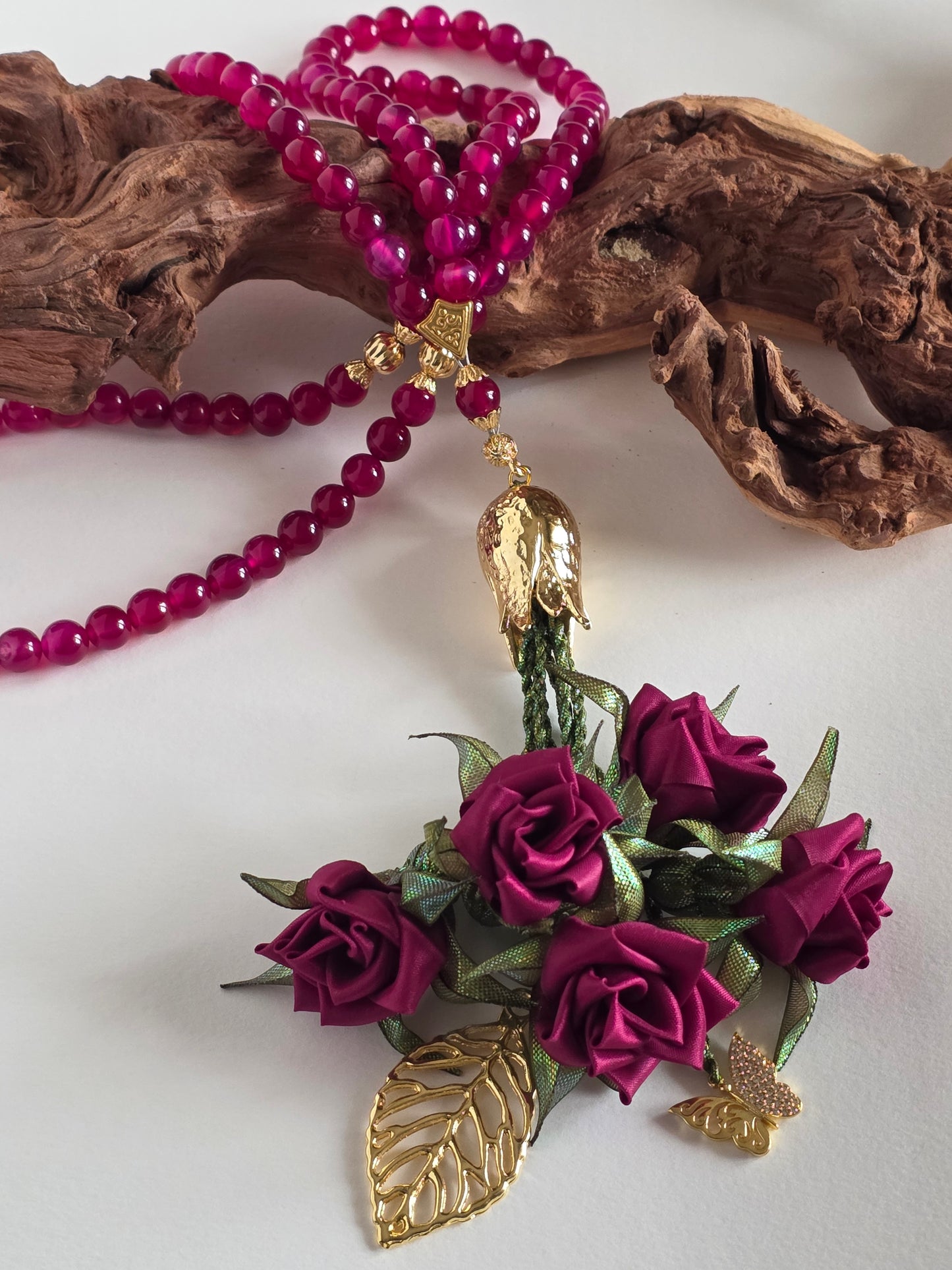 SPECIAL EDITION -Agate Natural Stones/ Unique Flowers [عقيق]                         
تنويه: قد تختلف الألوان والإكسسوارات المعروضة قليلاً عن الواقع نتيجة لاختلاف إعدادات الشاشات والإضاءة أثناء التصوير