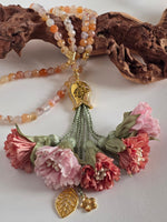 Special Edition - Natural Agate Stones/ Unique Flowers [عقيق]                                   
تنويه: قد تختلف الألوان والإكسسوارات المعروضة قليلاً عن الواقع نتيجة لاختلاف إعدادات الشاشات والإضاءة أثناء التصوير.