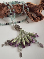 Natural Fluorite Stones/ Two Shades of Tulips  [فلوريت] 
تنويه: قد تختلف الألوان والإكسسوارات المعروضة قليلاً عن الواقع نتيجة لاختلاف إعدادات الشاشات والإضاءة أثناء التصوير.