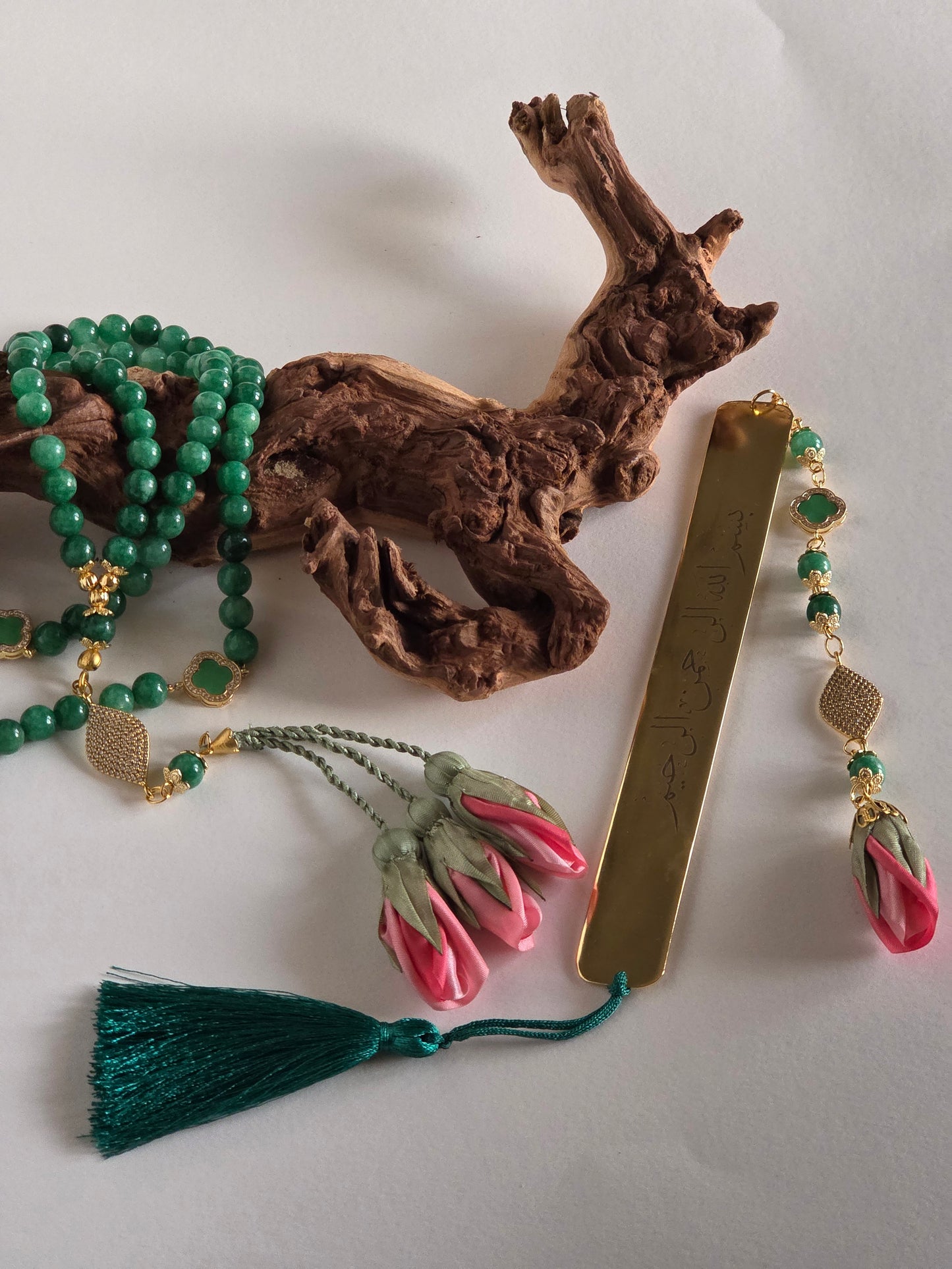Jade Natural Stones/ Ombre Pink Tulips with Bookmark Gift Set [اليشم]
