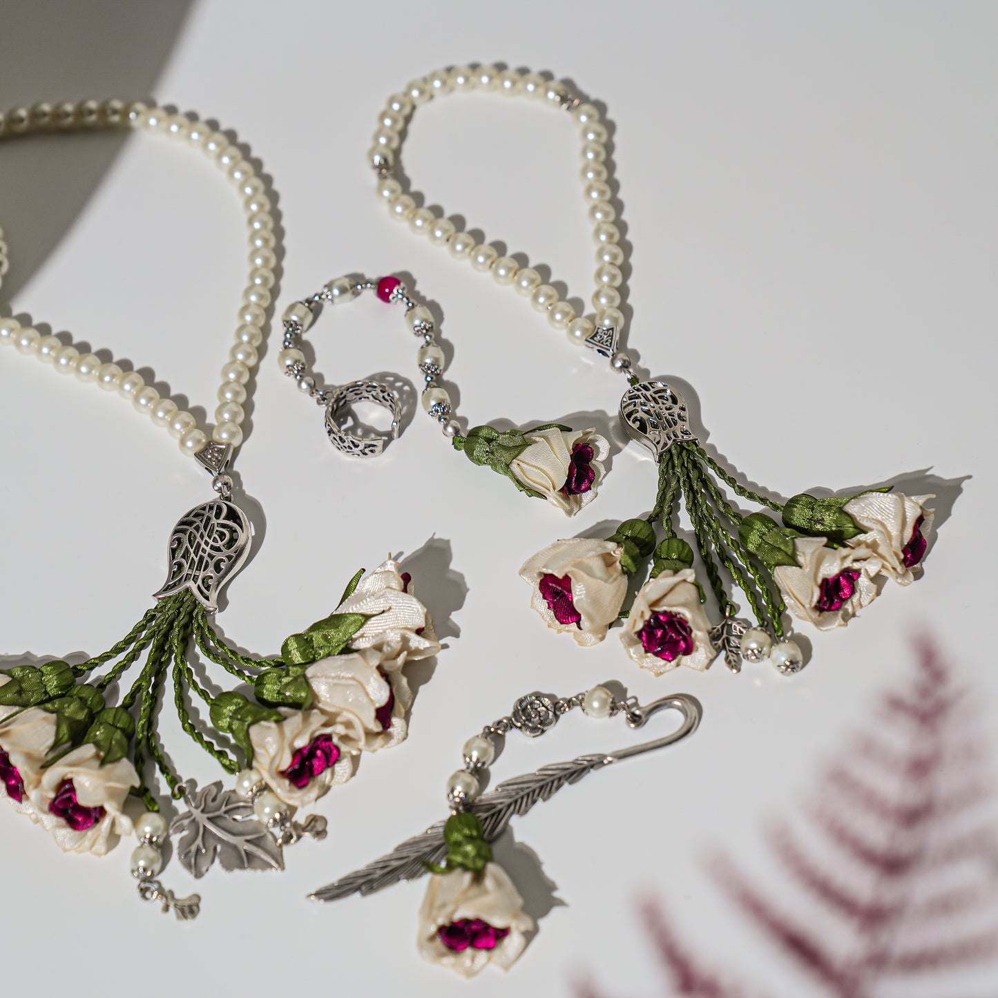 Pearl Sibha Gift Set/ Bicolored Flowers (4 Pieces)
