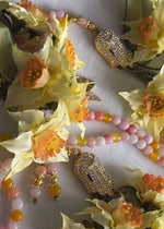 طلب مسبق - PRE-ORDER SPECIAL EDITION - Agate Natural Stones/ Beautiful  Yellow Flowers[عقيق]                             تستغرق مدة التنفيذ ٣-٤ أسابيع على الأقل
تنويه: قد تختلف ألوان أو بعض اكسسوارات المنتج قليلاً عن الصور المعروضة وذلك حسب توفرها