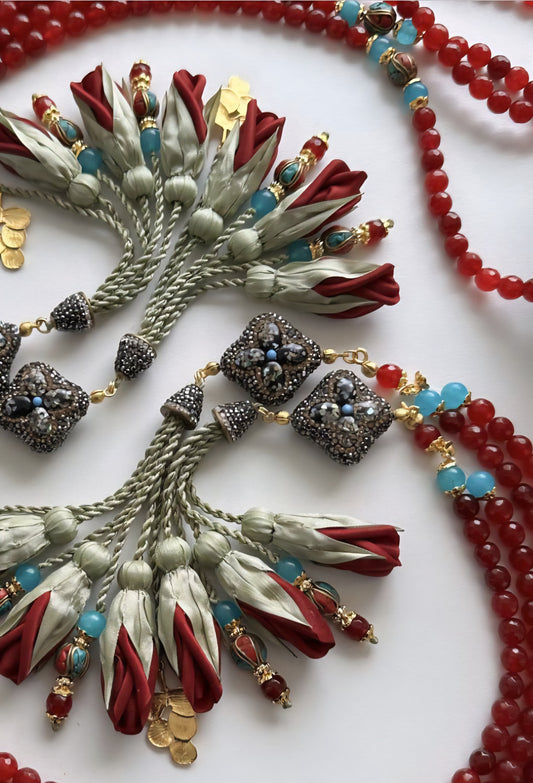 PRE-ORDER طلب مسبق - LIMITED EDITION - Jade Natural Stones/ Maroon Tulips [اليشم] سيتم شحن الطلب بتاريخ ٣/٣ باذن الله .... تنويه: قد تختلف ألوان أو بعض اكسسوارات المنتج قليلاً عن الصور المعروضة وذلك حسب توفرها