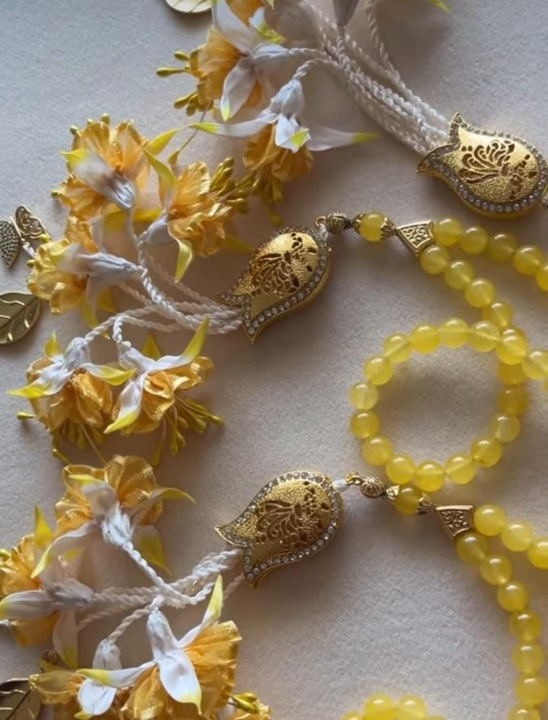 PRE-ORDER طلب مسبق - LIMITED EDITION - Agate Natural Stones/ Multicolored  Unique Flowers  [عقيق]                                  سيتم شحن الطلب بتاريخ ٣/٣ باذن الله  
تنويه: قد تختلف ألوان أو بعض اكسسوارات المنتج قليلاً عن الصور المعروضة وذلك حسب توفرها