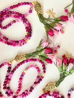 PRE-ORDER طلب مسبق - Agate Natural Beads / Shades of Pink Tulips [عقيق]                               سيتم شحن الطلب بتاريخ ٣/٣ باذن الله .... تنويه: قد تختلف ألوان أو بعض اكسسوارات المنتج قليلاً عن الصور المعروضة وذلك حسب توفرها