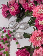 طلب مسبق - PRE-ORDER SPECIAL EDITION - Agate Natural Stones/ Shades of Pink Flowers [عقيق]                             تستغرق مدة التنفيذ ٣-٤ أسابيع على الأقل
تنويه: قد تختلف ألوان أو بعض اكسسوارات المنتج قليلاً عن الصور