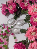 طلب مسبق - PRE-ORDER SPECIAL EDITION - Agate Natural Stones/ Shades of Pink Flowers [عقيق]                             تستغرق مدة التنفيذ ٣-٤ أسابيع على الأقل
تنويه: قد تختلف ألوان أو بعض اكسسوارات المنتج قليلاً عن الصور