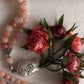 طلب مسبق - PRE-ORDER SPECIAL EDITION - Agate Natural Stones/ Unique Multicolor Flowers [عقيق]                             تستغرق مدة التنفيذ ٣-٤ أسابيع على الأقل
تنويه: قد تختلف ألوان أو بعض اكسسوارات المنتج قليلاً عن الصور