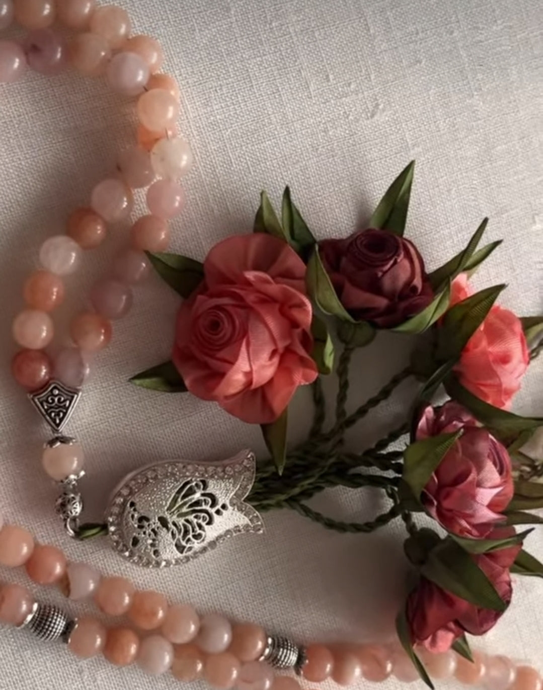 طلب مسبق - PRE-ORDER SPECIAL EDITION - Agate Natural Stones/ Unique Multicolor Flowers [عقيق]                             تستغرق مدة التنفيذ ٣-٤ أسابيع على الأقل
تنويه: قد تختلف ألوان أو بعض اكسسوارات المنتج قليلاً عن الصور