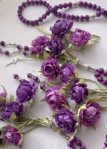 طلب مسبق - PRE-ORDER SPECIAL EDITION - Agate Natural Stones/ Unique Shades of Purple Flowers [عقيق]                               تستغرق مدة التنفيذ ٣-٤ أسابيع على الأقل
تنويه: قد تختلف ألوان أو بعض اكسسوارات المنتج قليلاً عن الصور